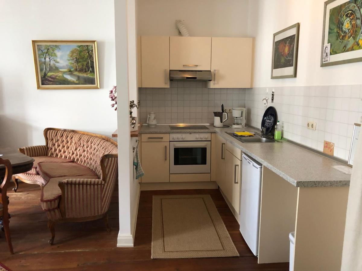 Cafe 28 & Pension Am Markt Висмар Экстерьер фото